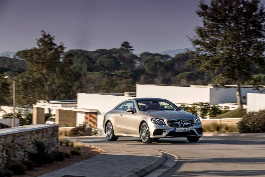  Mercedes-Benz E300 AMG Line Coupe 2017 года  (WW) (фото 4 из 20)